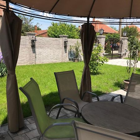 Eden Apartman Algyo Buitenkant foto