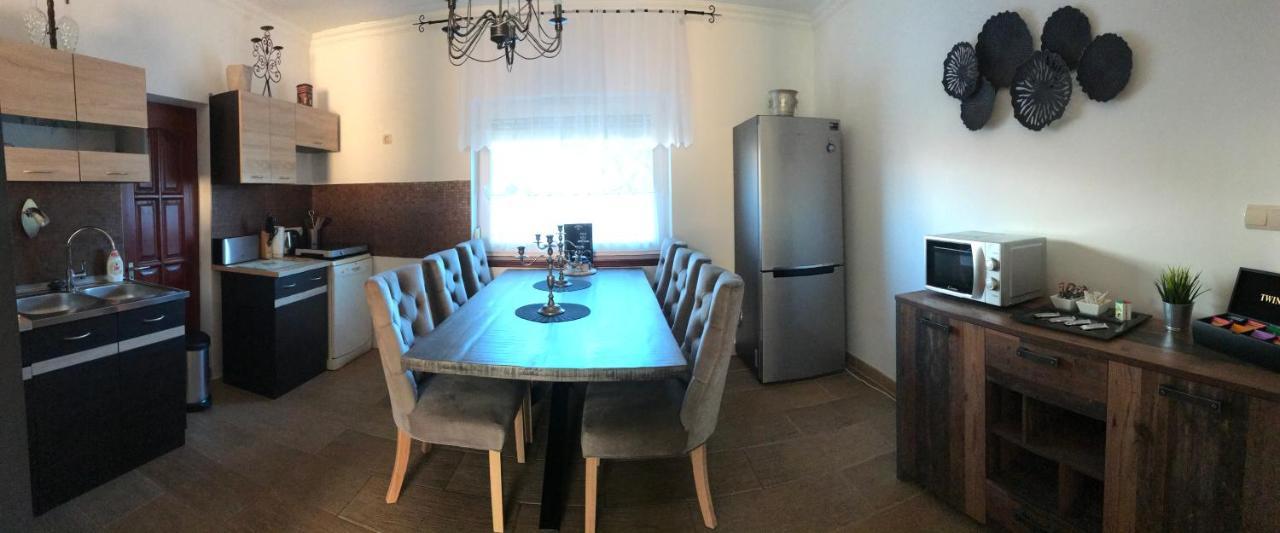 Eden Apartman Appartement Algyo Buitenkant foto