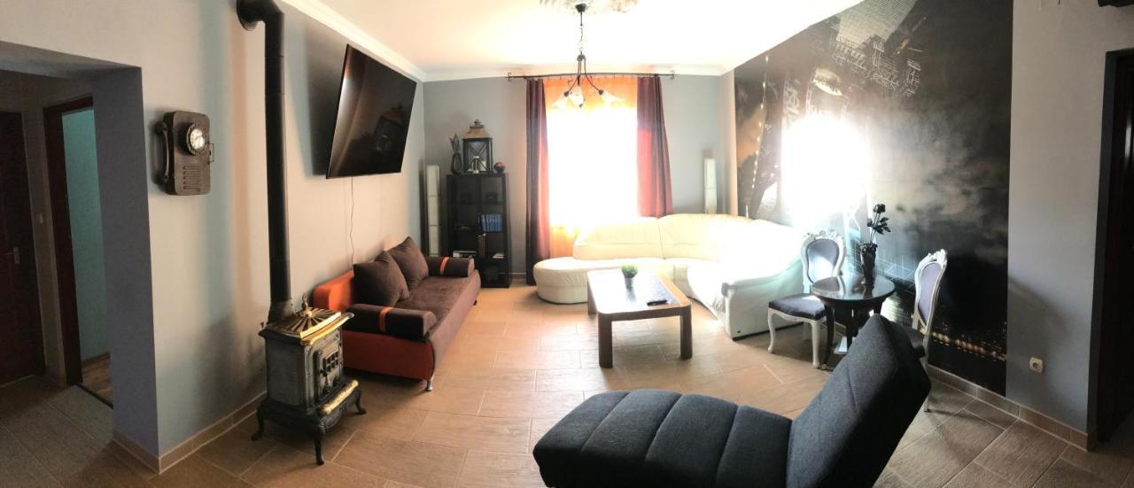 Eden Apartman Appartement Algyo Buitenkant foto