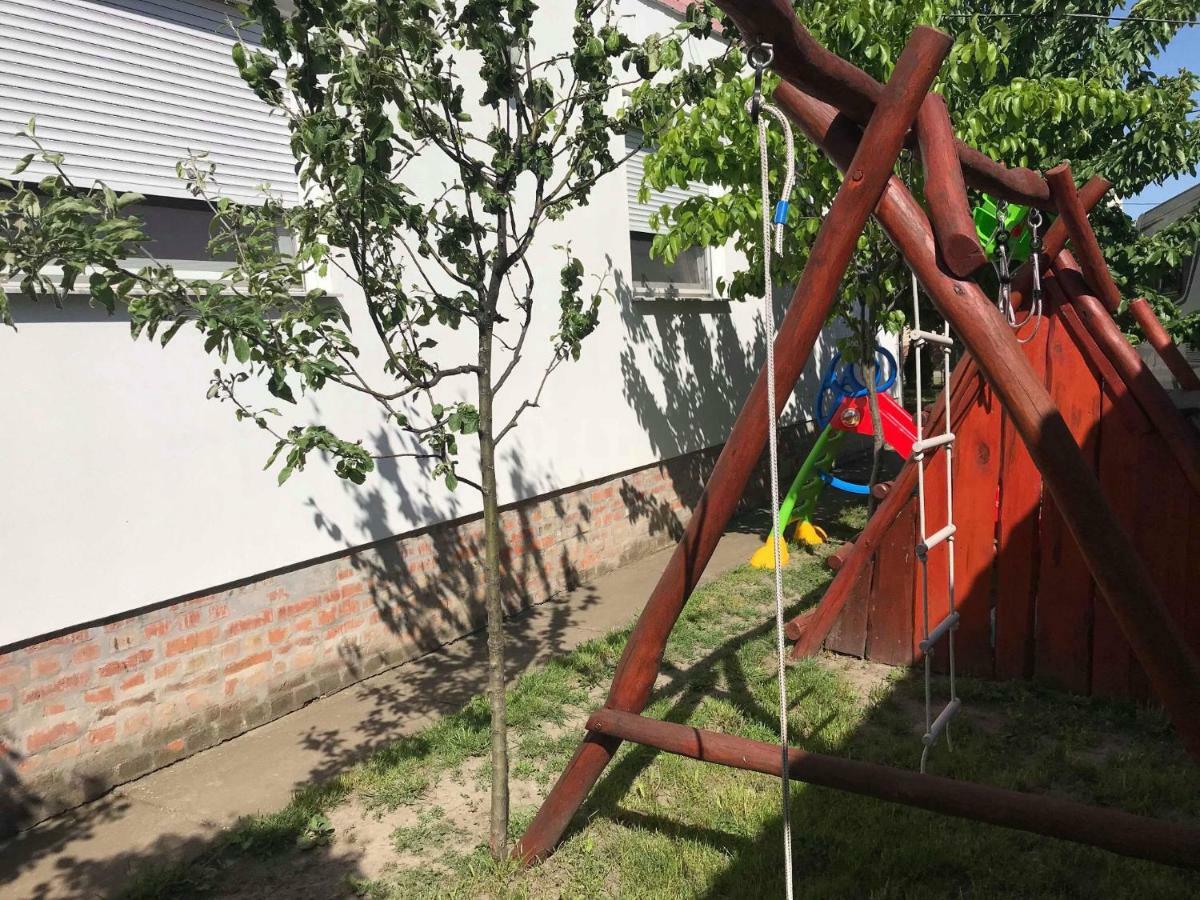 Eden Apartman Algyo Buitenkant foto