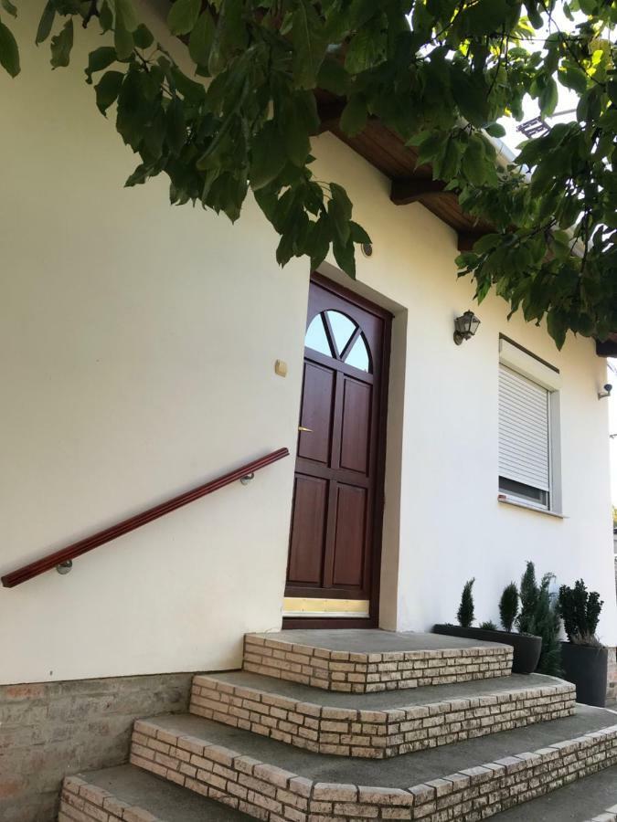 Eden Apartman Algyo Buitenkant foto